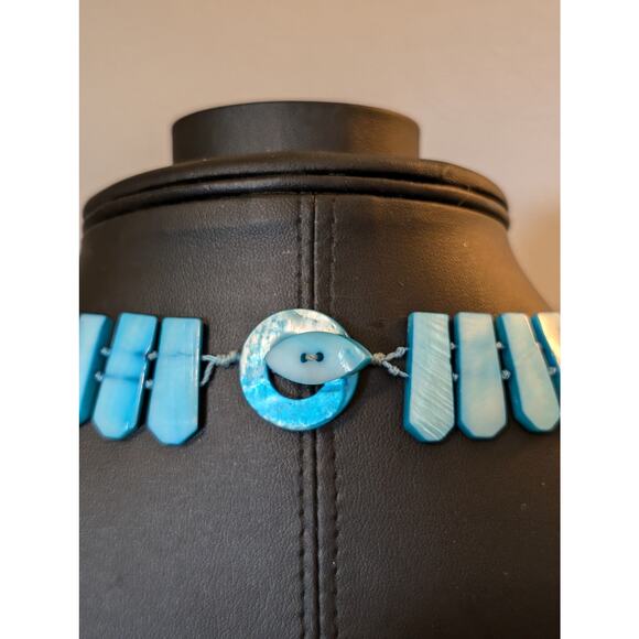 Erica Lyons Blue Shell Collar Necklace - Picture 3 of 6